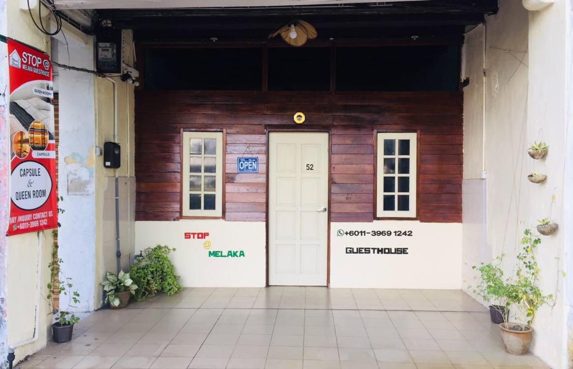 Stop @Melaka Guesthouse Esterno foto
